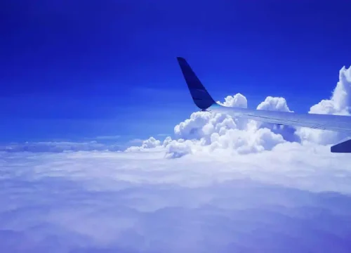 How do I talk to a live person at Lufthansa?