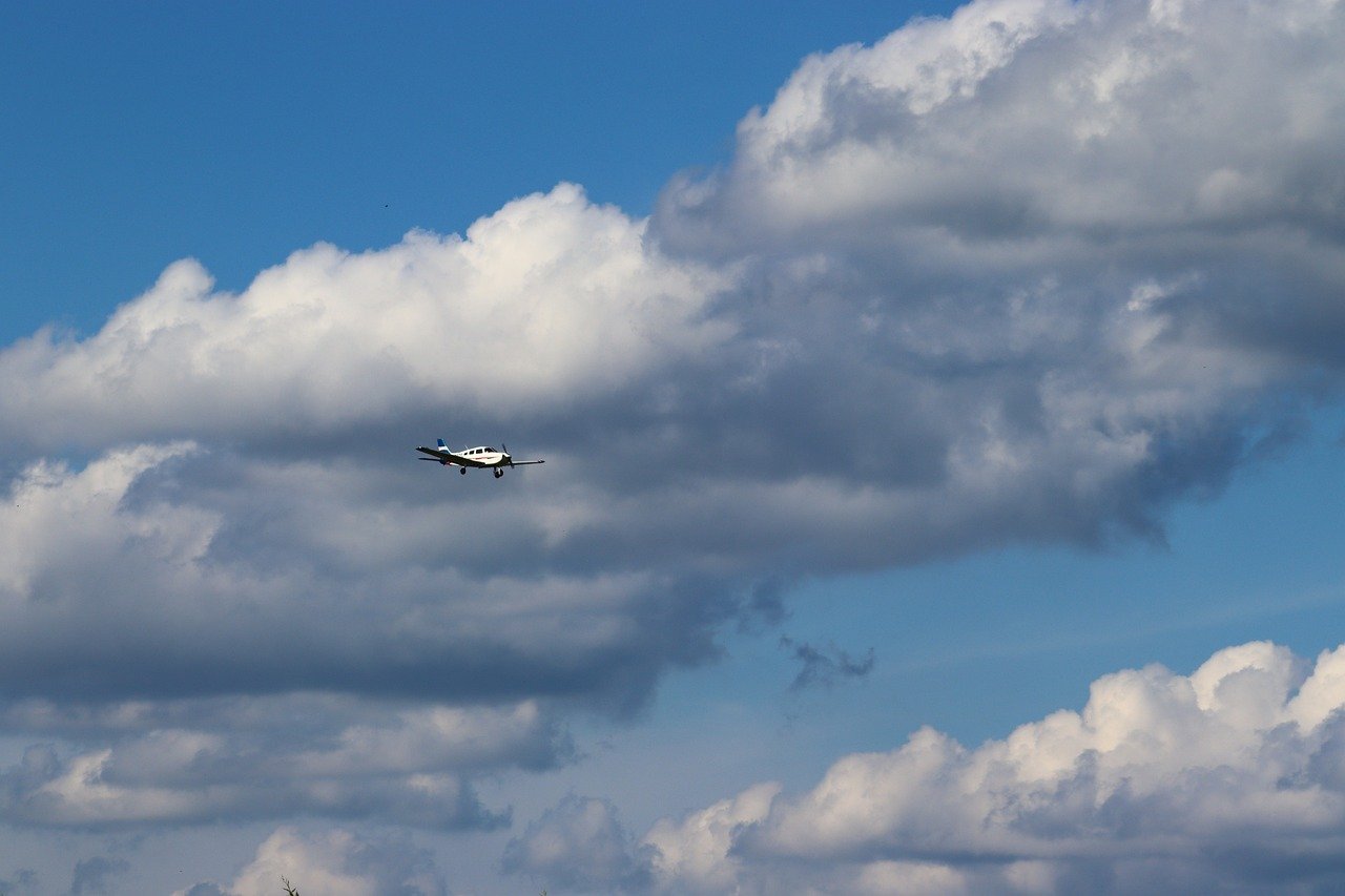 How do I talk to a live person at Air France?