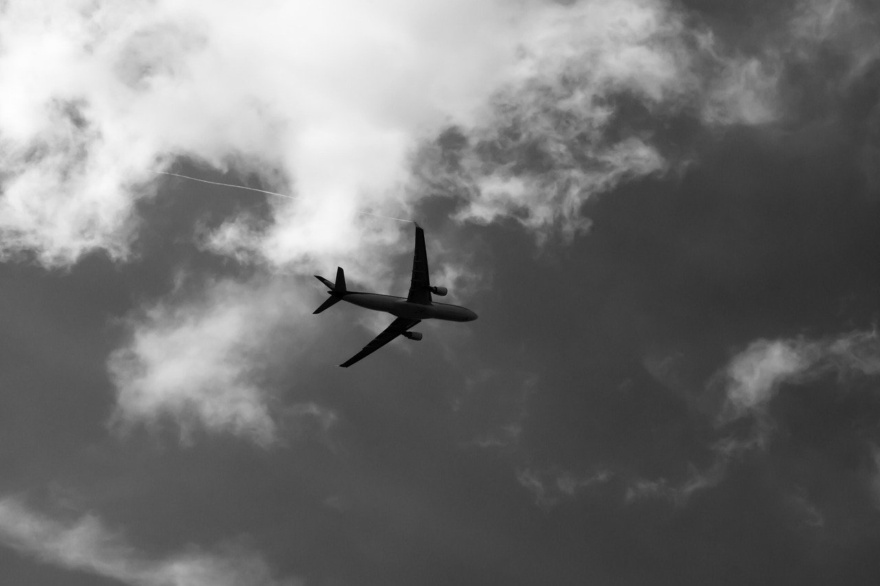 How do I talk to a Real person at Air France?