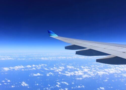 How do I contact to a live person at KLM?