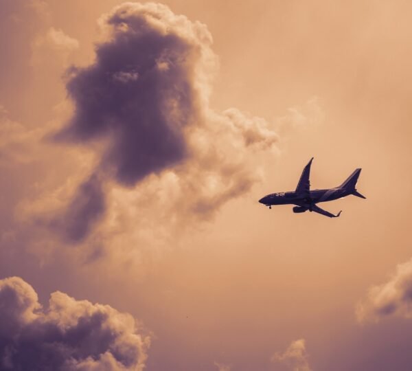 How do I contact to a live person at KLM?
