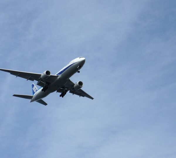 How do I talk to a human at Eva Airways?