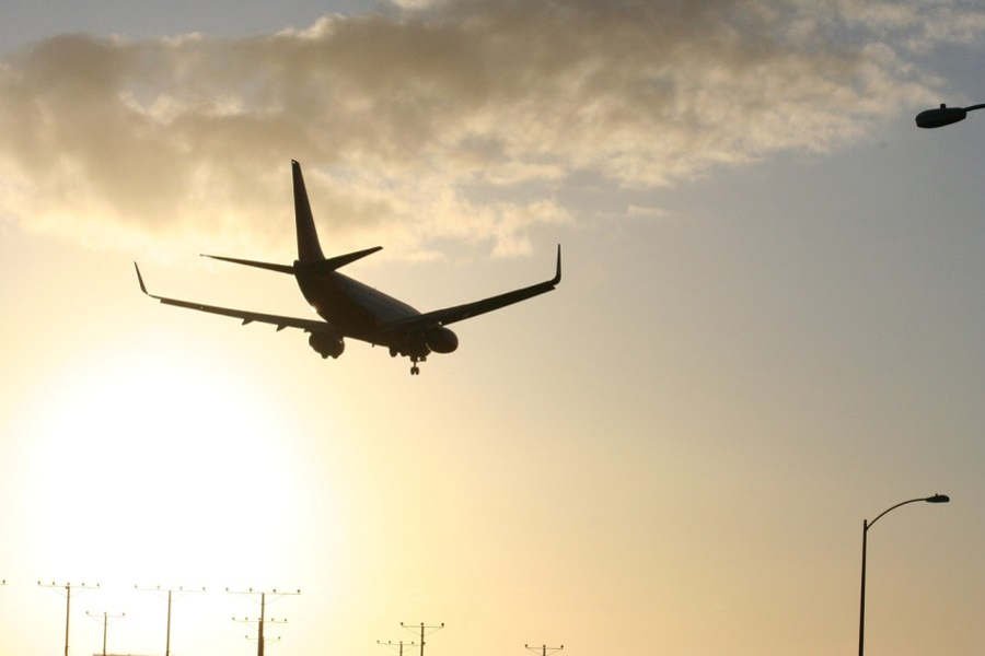 How do I contact to a live person at British Airways?