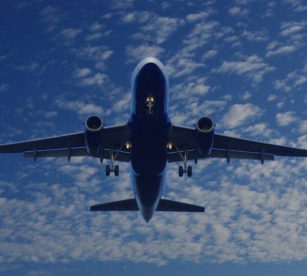 How do I get a human on JetBlue?