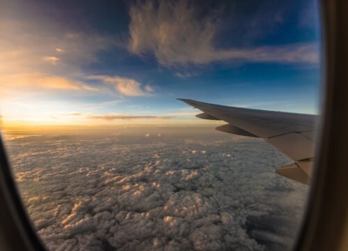 How do I talk to human at Avianca Airlines?