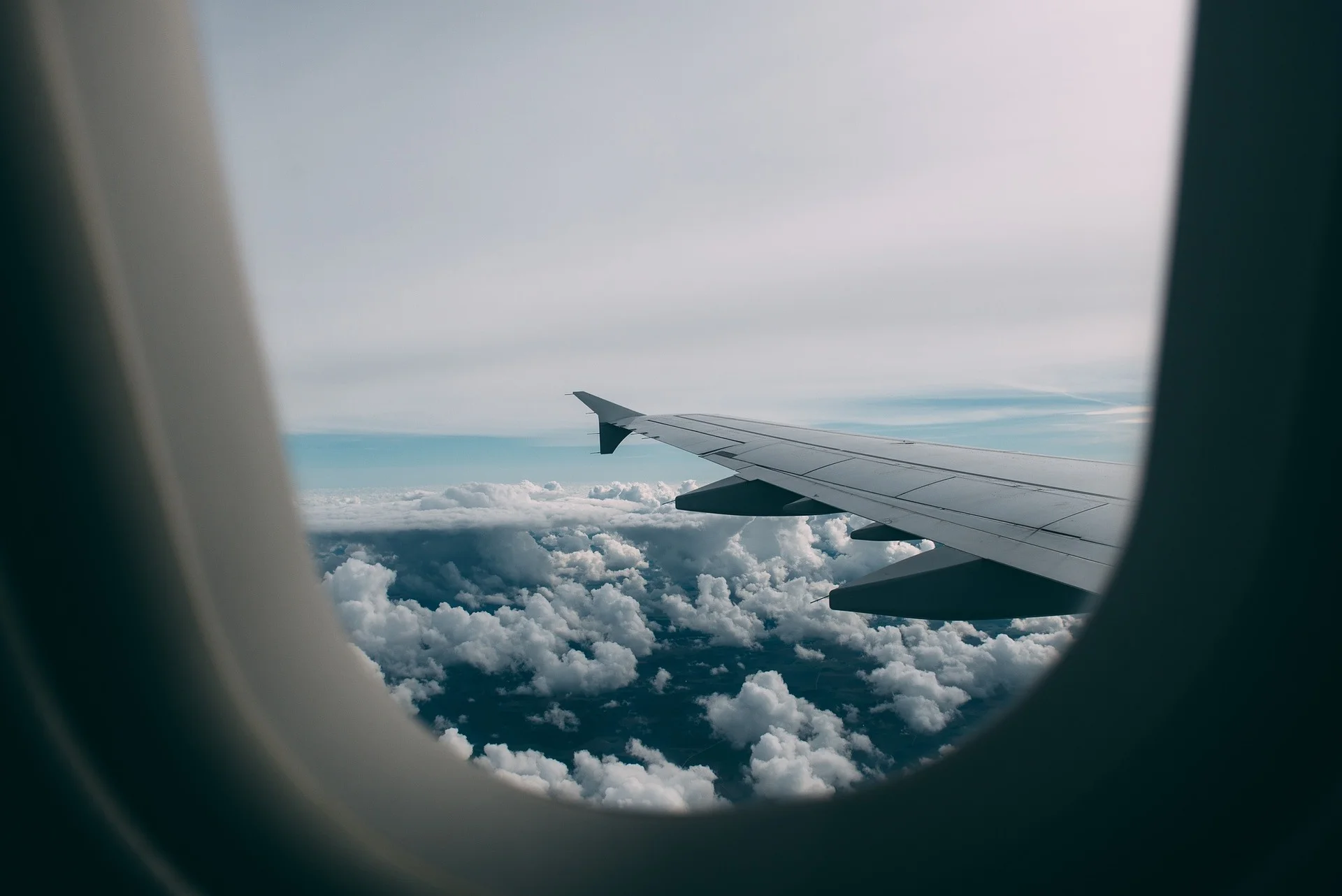 How do I talk to a real person at Qantas Airways?